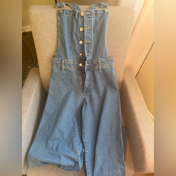 Universal Thread Classic Blue Denim Wide-Leg Overalls Size 4 - Picture 3 of 4